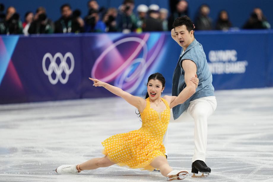 皇冠体育在线-冬奥会花样滑冰团体赛:王诗玥/柳鑫宇获得64.92分