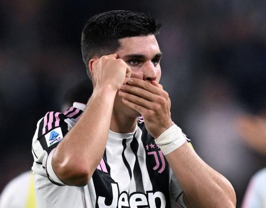 斯基拉:多队开出租借6个月的报价,但阿季奇仍想留在尤文